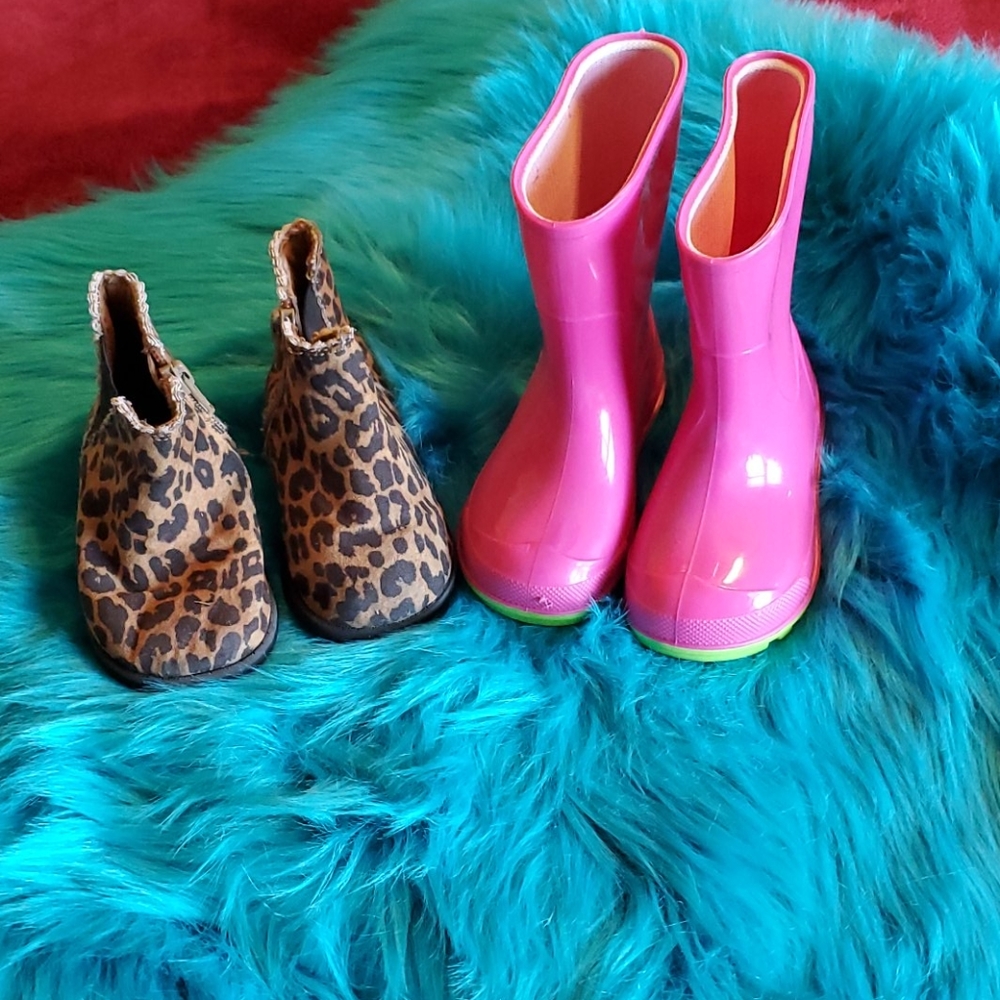 Girls size 5-6 pink raincoats and size 6 cheeta an